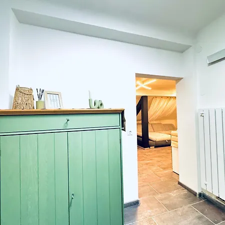 Spacious 2br & 1lr For 7p Peaceful Location *