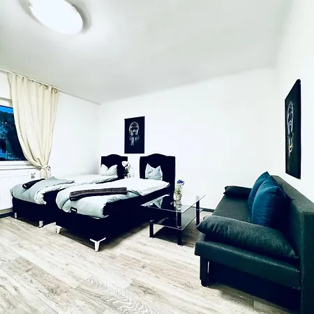 Spacious 2br & 1lr For 7p Peaceful Location *