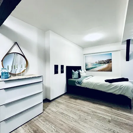 2-bedroom With 1 Living Steps From Area