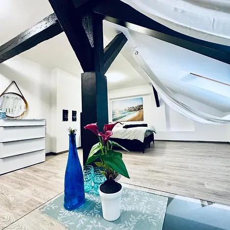 شقة 2-bedroom With 1 Living Steps From Area